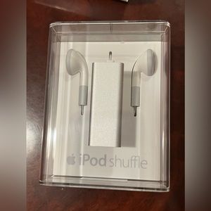 Apple iPod shuffle 2 GB Silver 3rd Generation Silver A1271 MC306LL/A Collectible